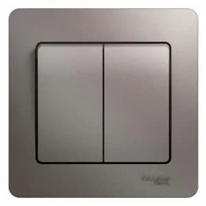 Двухклавишный выключатель в комплекте с рамкой (Платина)